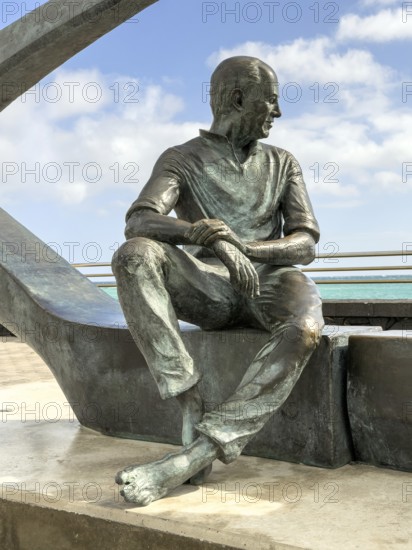 La Mirada de César Manrique Statue, Arrecife, Lanzarote, Canary Islands, Spain