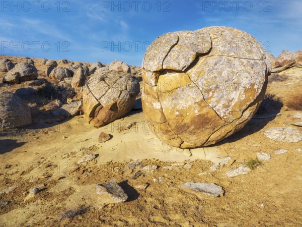 The large spherolites (concretions) at Torysh, with over 500–600 spheres of various sizes covering