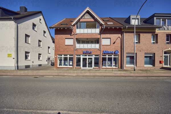 Allianz Möller, residential and commercial buildings, brick buildings, general architecture,