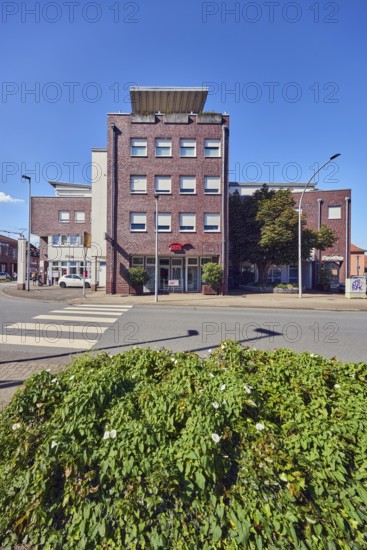 LBS Landesbausparkasse, commercial building, modern architecture, general development, pedestrian