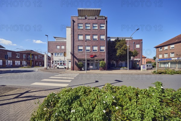 LBS Landesbausparkasse, commercial building, modern architecture, general development, pedestrian