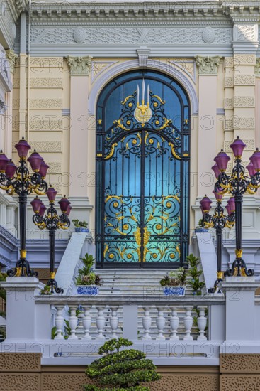 The Grand Royal Palace, side entrance with decorated gate and multi-armed lanterns, Chakri Maha