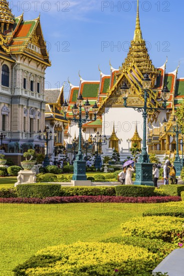 The Grand Royal Palace, Chakri Maha Prasad Throne Hall, with overlapping roofs and curved chofas,