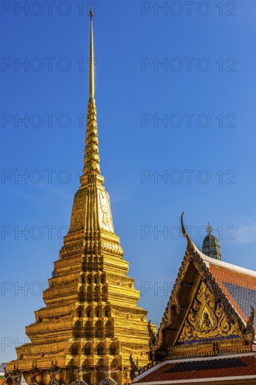 The Grand Royal Palace, Wat Phra Kaeo Buddhist Temple, the Golden Chedi, Phra Nakhon, Bangkok,