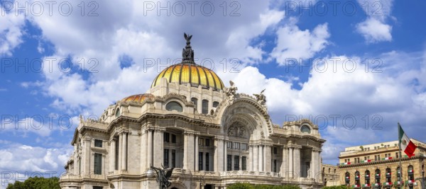 Landmark Palace of Fine Arts, Palacio de Bellas Artes in Alameda Central Park near Mexico City