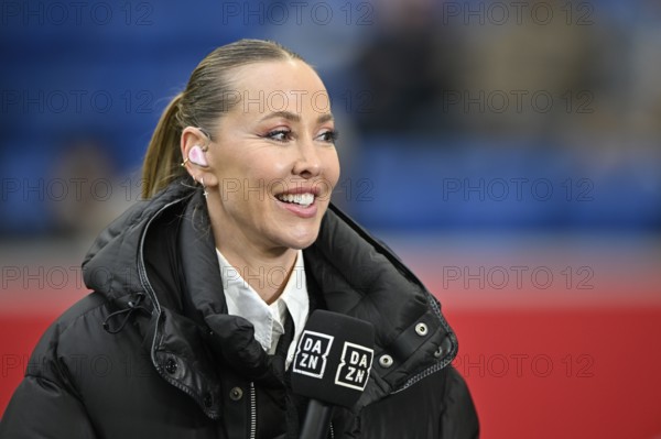 DAZN reporter presenter Sylvia Walker interviewed microphone micro logo portrait smiling PreZero
