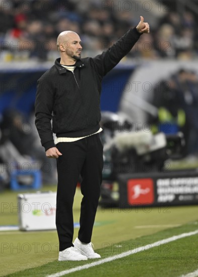 Coach coach Christian Ilzer TSG 1899 Hoffenheim on the sidelines gesture thumbs up PreZero Arena,