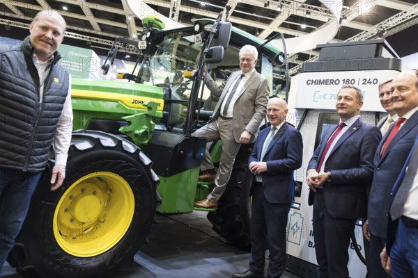 Alios Rainer (Federal Minister of Agriculture, Food and Home Affairs) and Kai Wegner (Governing