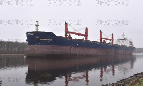 Cargo ship KIRAN AMERICA sails in fog in the Kiel Canal, NOK, Kiel Canal, Kiel Canal,