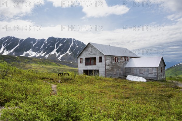 Kitchen building of the former Gold Mine Independence Mine in mountainous landscape, Independence