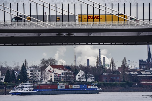 Shipping traffic on the Rhine near Duisburg-Homberg, new A40 motorway, Neuenkamp Rhine bridge,