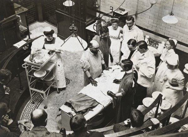 Service. surgical team, nurse, doctor, operating room, medical team, photo around 1900, medicine,