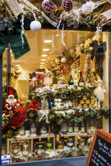 Christmassy decorated shop, Old Town, Colmar, Haut-Rhin Department, Alsace, France