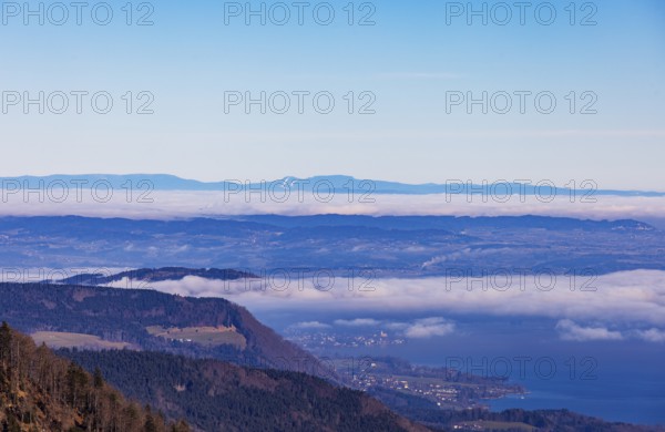 Sankt Wolfgang, view from Vormaueralm to Attersee, inversion weather, Osterhorn Group,
