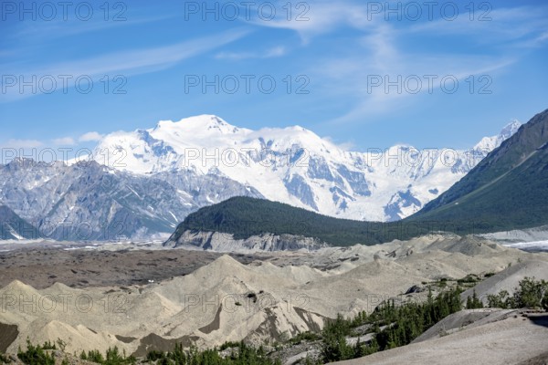 Impressive mountain scenery, icy mountain peak Mount Blackburn and Kennicott Glacier, Wrangell St.