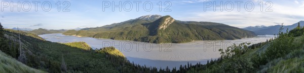 Panorama, view of the huge Copper River, McCarthy Highway, Wrangell St. Elias National Park,