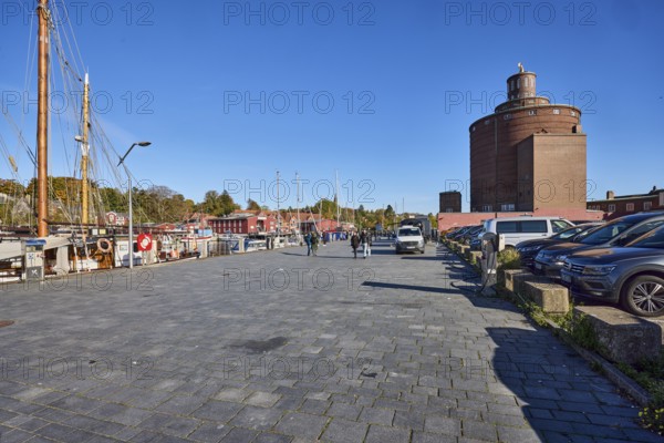 Round silo, historic brick building, architect Heinrich Hansen, architectural style New