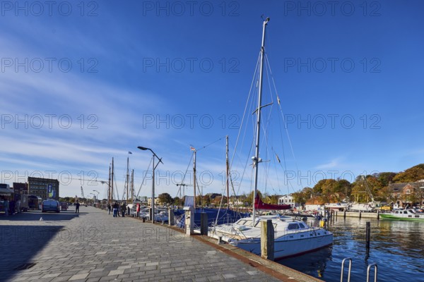 Harbour, harbour basin, wharf, ships, sailboat, duckdalves, general architecture, houses, lantern,