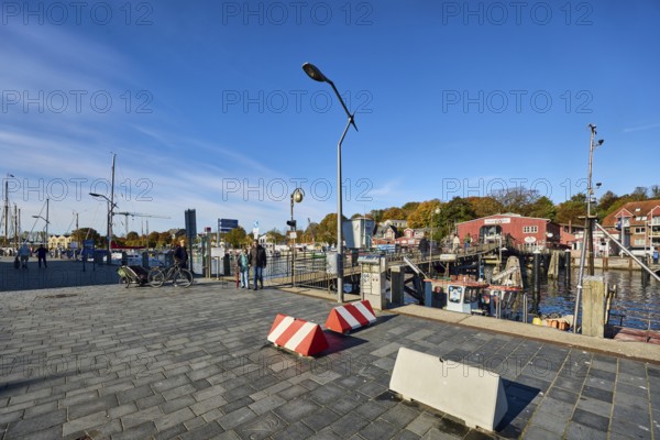 Wooden bridge, pedestrian bridge, harbor, harbor basin, general architecture, boats, trees, road