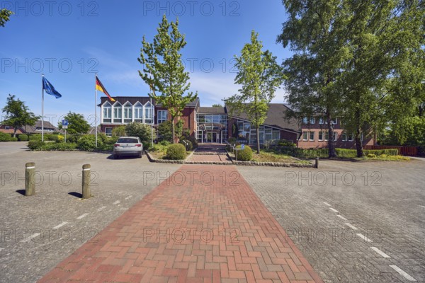 Town hall of the municipality of Neuenkirchen-Vörden, commercial building, modern architecture,