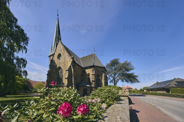 Church Apostelkirche - Evangelisch-lutherische Kirchengemeinde Neuenkirchen-Vörden, church tower,