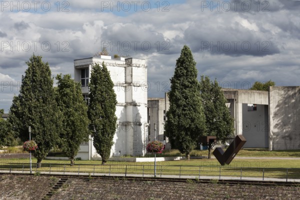 Altstadtpark Garden of Memories by artist Dani Karavan, Duisburg Inner Harbour, Duisburg, North