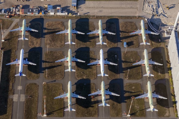 Airbus A320, parking, maintenance, parts, engines, parking lot, shipyard, industry, aircraft