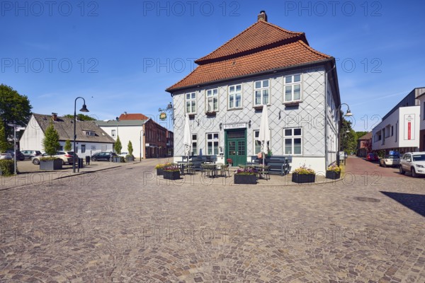 Alte Hofburg Imperial Palace pub, general architecture, commercial building, metal cladding,
