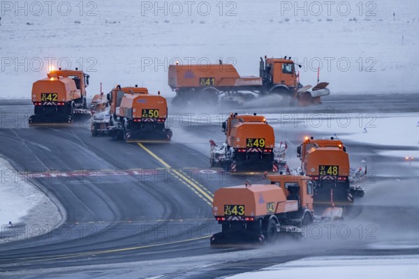 The onset of winter in North Rhine-Westphalia, flight operations are maintained at Düsseldorf