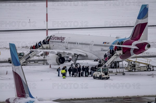 The onset of winter in North Rhine-Westphalia, flight operations are maintained at Düsseldorf