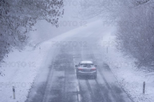 Country road in Elfringhauser Switzerland, near Sprockhövel, snowfall, snowy, North