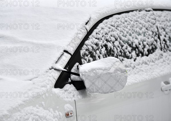 Winter car with windshield cover, on windshield, rearview mirror, thermal window protector, mirror