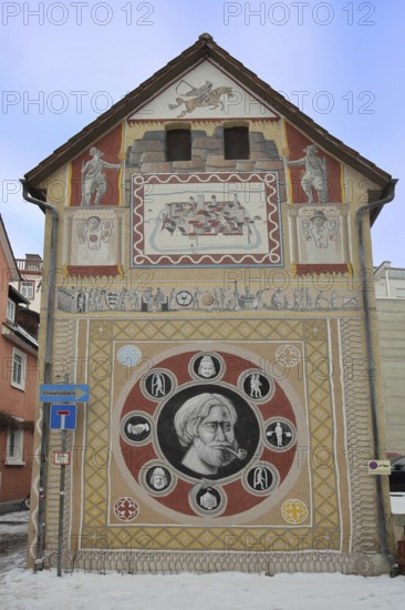 House with historical wall by artist group Kollektiv K 2020, historical paintings on the city's