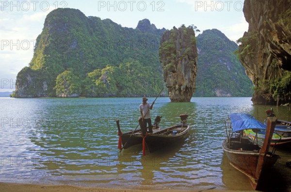 Boats, James Bond rocks, James Bond island, two years in front of the tsunami, Phangnga Bay, Ko