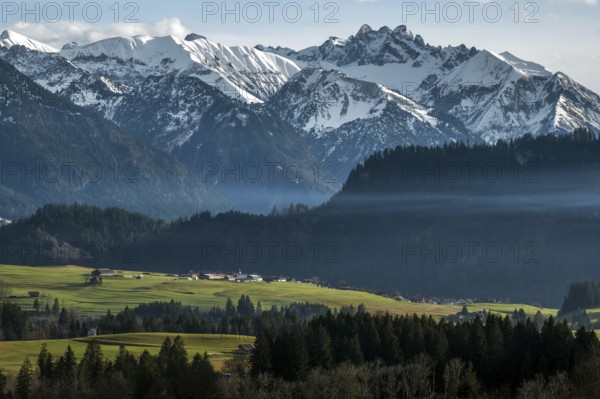 View of mountains in the Allgäu Alps from Bolsterlang, in the middle of Kratzer, Oberstdorf,