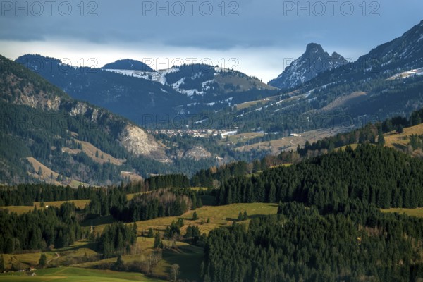View from Kirwang, of the Allgäu Alps, back middle Oberjoch, back right Rote Flüh, Oberstdorf,