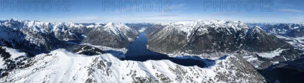 Alpine panorama, aerial view, epic view of mountain landscape with snow in winter, Bärenkopf