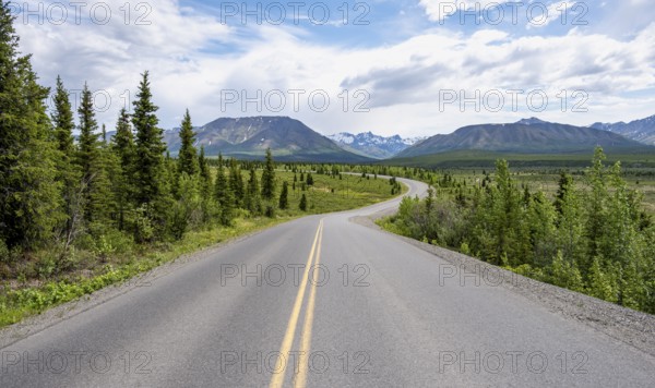 Road through Denali National Park, Taiga and Tundra with mountain scenery, Denali National Park,