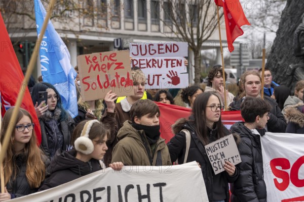 School strike against military service, around 600 participants in a demonstration against the