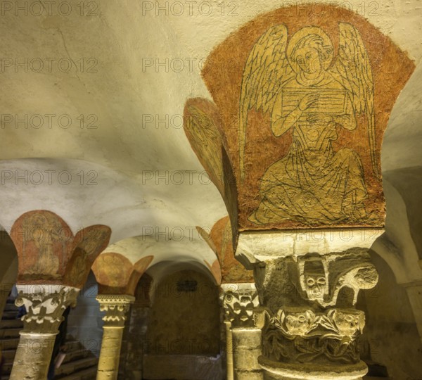 Romanesque cross vault with Corinthian capitals in the cathedral crypt, Bayeux, Calvados