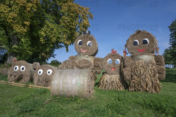 Straw figures for the 25th Thanksgiving on September 13, 2025 in Wedendorf, Mecklenburg-Western