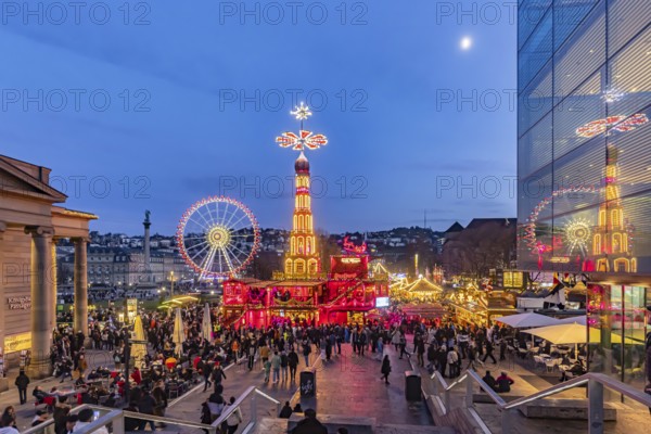 Evening atmosphere at Stuttgart's Christmas market in the Schlossplatz area. With around 3.5