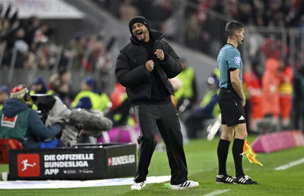 Coach Coach Vincent Kompany FC Bayern Munich FCB on the sidelines goal cheering gesture gesture TV