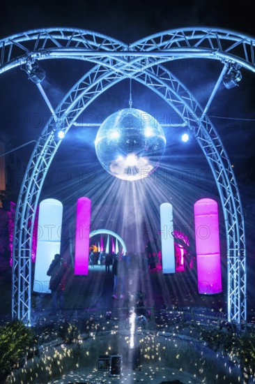 Light art, light installation, illuminated sculptures in the city garden of the city of Radolfzell