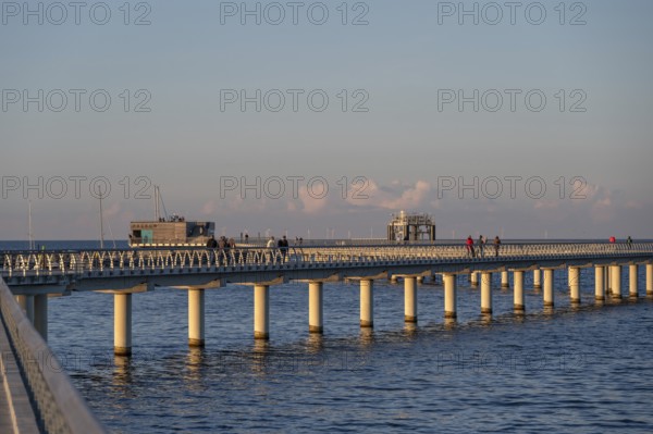 New 720 meter long pier in Prerow in the evening light, open since October 2024, Prerow, Darß,