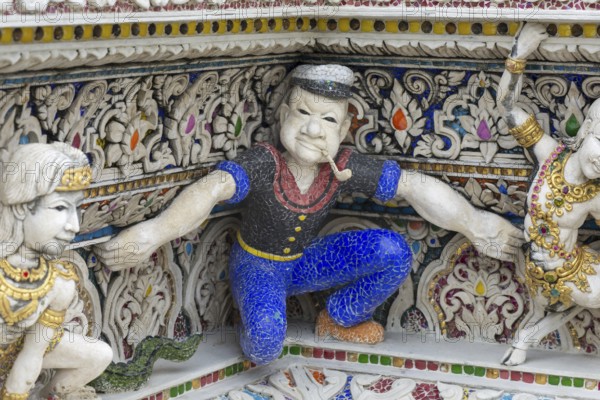 Decorative elements with pop culture references (for example comics, superheroes) in the stucco and