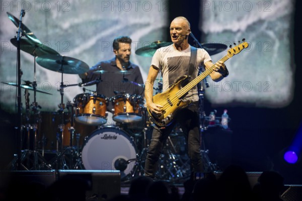 Chris Maas (drummer), Sting (guitarist, real name: Gordon Matthew Thomas Sumner, CBE) live on Sting
