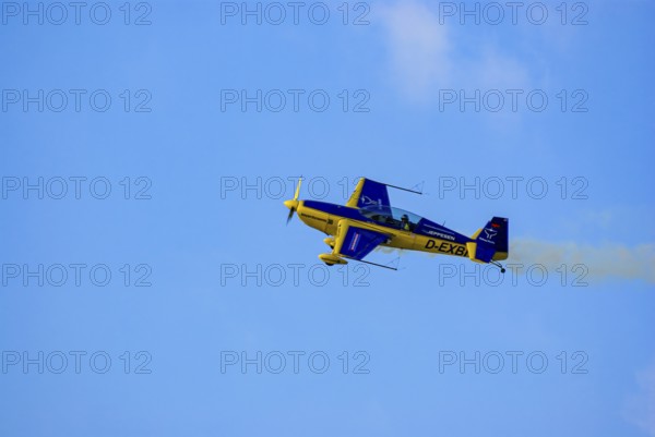 An Extra EA-300 of Extra Flugzeugproduktions- und Vertriebs GmbH with the registration D-EXBH