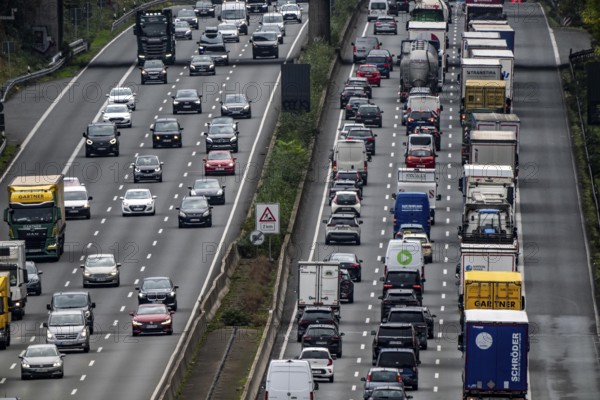 Traffic jam on the A3 motorway between the Hilden junction and the Mettmann junction, view to the