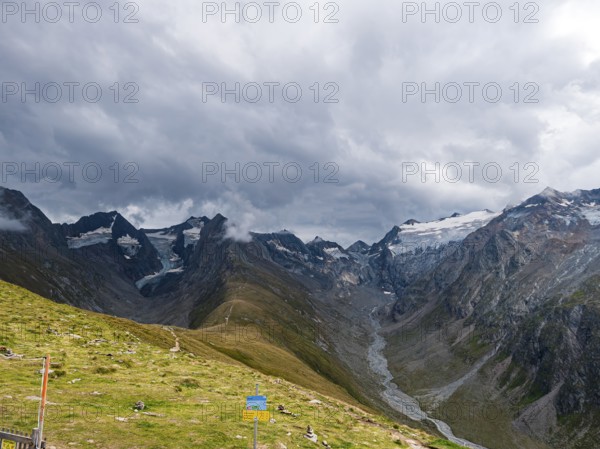 Panoramic view from the Hohe Mut over the Mutsattel and the Rotmoostal to the Gurglkamm in the